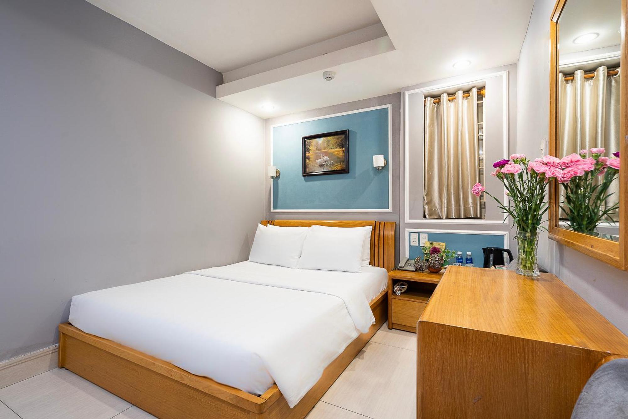 Lucky Star - Bui Vien Walking Street Hotel 3*